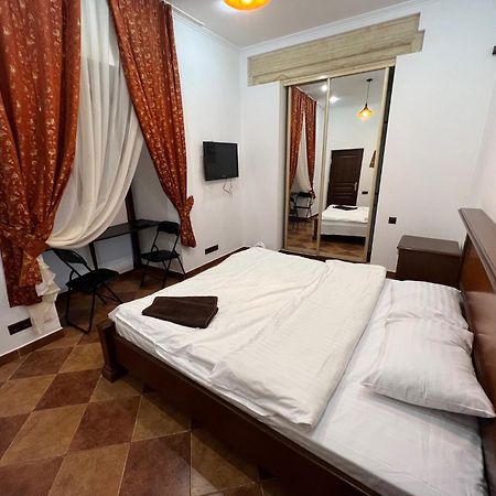Ukrainian House Апартаменти На Площі Ринок Lwów Zewnętrze zdjęcie